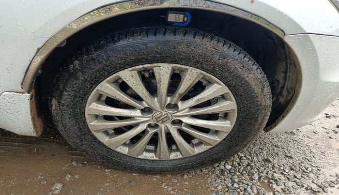 2014 Maruti Ciaz ZDI, Diesel, Manual, 1,24,403 km, tyre