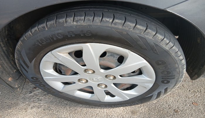 2015 Hyundai Eon SPORTZ, Petrol, Manual, 80,253 km, tyre