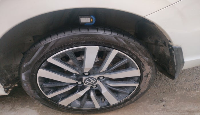 2022 Honda City ZX HYBRID, Hybrid, Automatic, 52,501 km, tyre