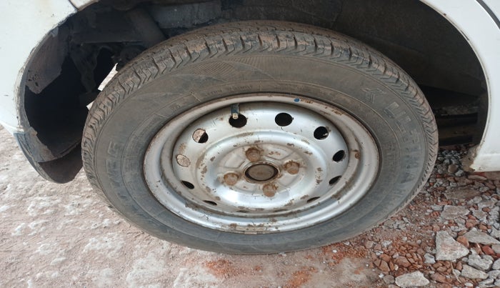 2012 Maruti Wagon R 1.0 LXI, Petrol, Manual, 1,01,330 km, tyre