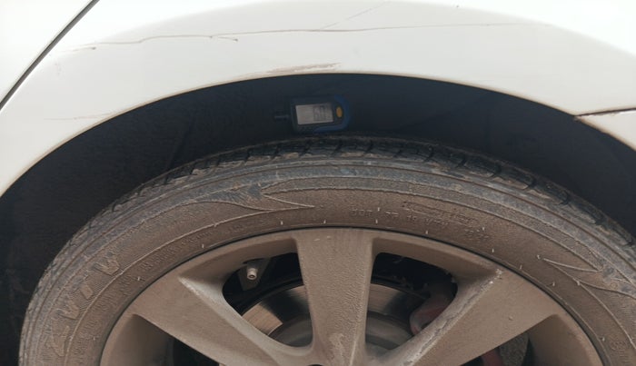 2012 Hyundai Verna FLUIDIC 1.6 CRDI SX, Diesel, Manual, 1,55,728 km, tyre