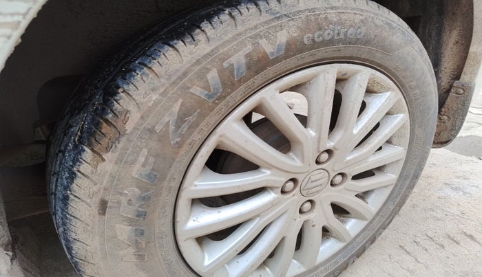 2018 Maruti Dzire ZDI, Diesel, Manual, 1,56,011 km, tyre