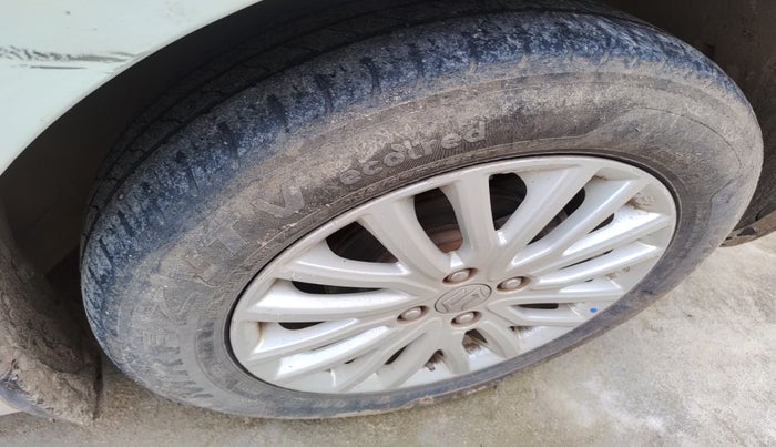 2018 Maruti Dzire ZDI, Diesel, Manual, 1,56,011 km, tyre