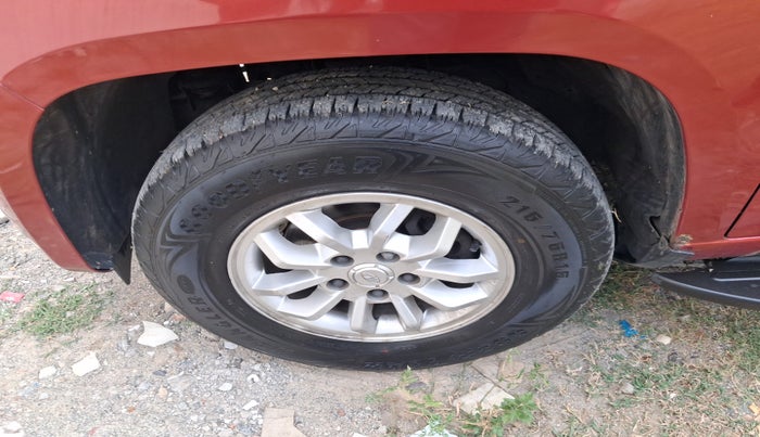 2017 Mahindra TUV300 T8, Diesel, Manual, 45,278 km, tyre