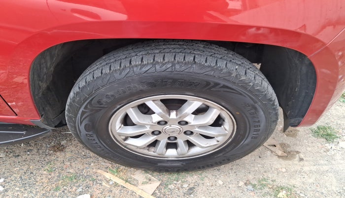 2017 Mahindra TUV300 T8, Diesel, Manual, 45,278 km, tyre