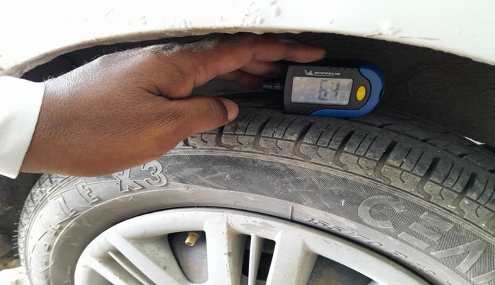 2010 Hyundai Santro Xing GLS, Petrol, Manual, 1,73,091 km, tyre