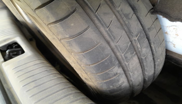 2010 Hyundai Santro Xing GLS, Petrol, Manual, 1,73,091 km, tyre