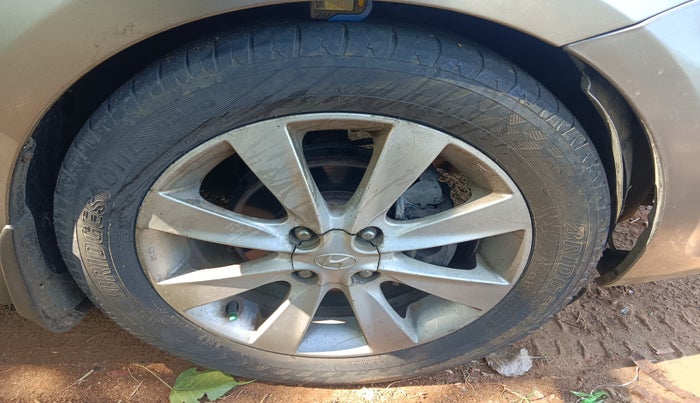2012 Hyundai Verna FLUIDIC 1.6 CRDI SX, Diesel, Manual, 1,22,507 km, tyre