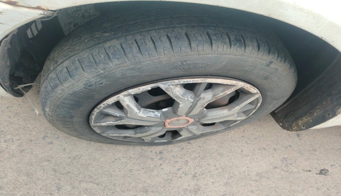 2010 Ford Fiesta EXI 1.4 DIESEL, Diesel, Manual, 1,50,075 km, tyre