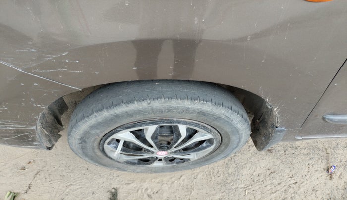 2010 Maruti Wagon R 1.0 LXI, Petrol, Manual, 1,40,808 km, tyre