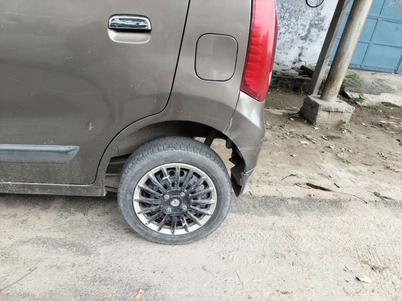 2010 Maruti Wagon R 1.0 LXI, Petrol, Manual, 1,40,808 km, tyre