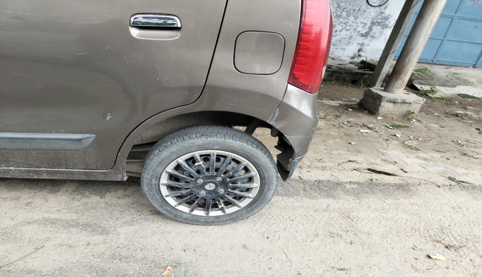 2010 Maruti Wagon R 1.0 LXI, Petrol, Manual, 1,40,808 km, tyre