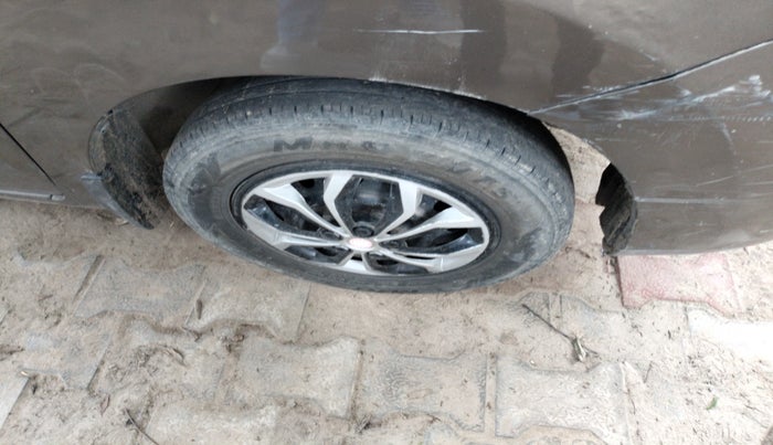 2010 Maruti Wagon R 1.0 LXI, Petrol, Manual, 1,40,808 km, tyre
