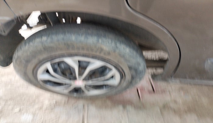 2010 Maruti Wagon R 1.0 LXI, Petrol, Manual, 1,40,808 km, tyre