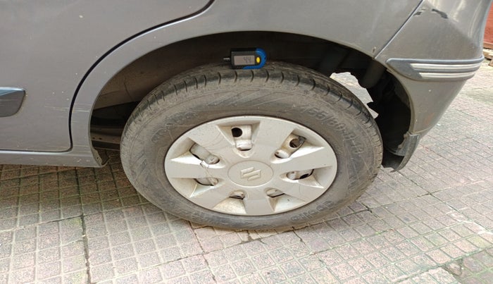 2014 Maruti Wagon R 1.0 LXI CNG, Petrol, Manual, 41,653 km, tyre