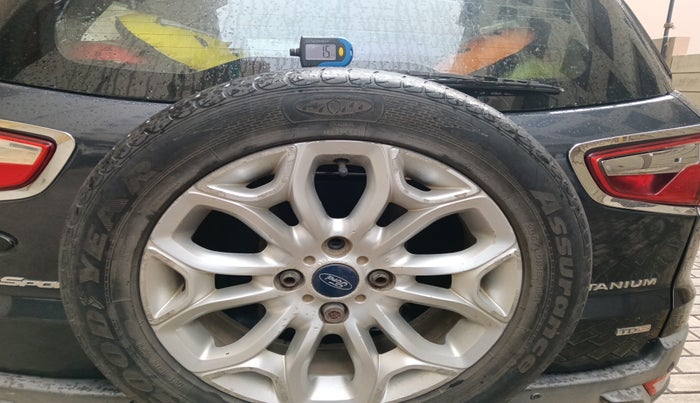 2014 Ford Ecosport TITANIUM 1.5L DIESEL (OPT), Diesel, Manual, 1,41,581 km, tyre