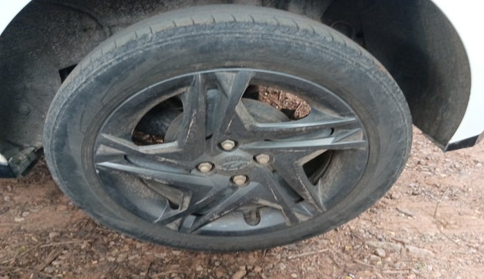 2023 Hyundai NEW I20 SPORTZ 1.2 MT, Petrol, Manual, 39,132 km, tyre