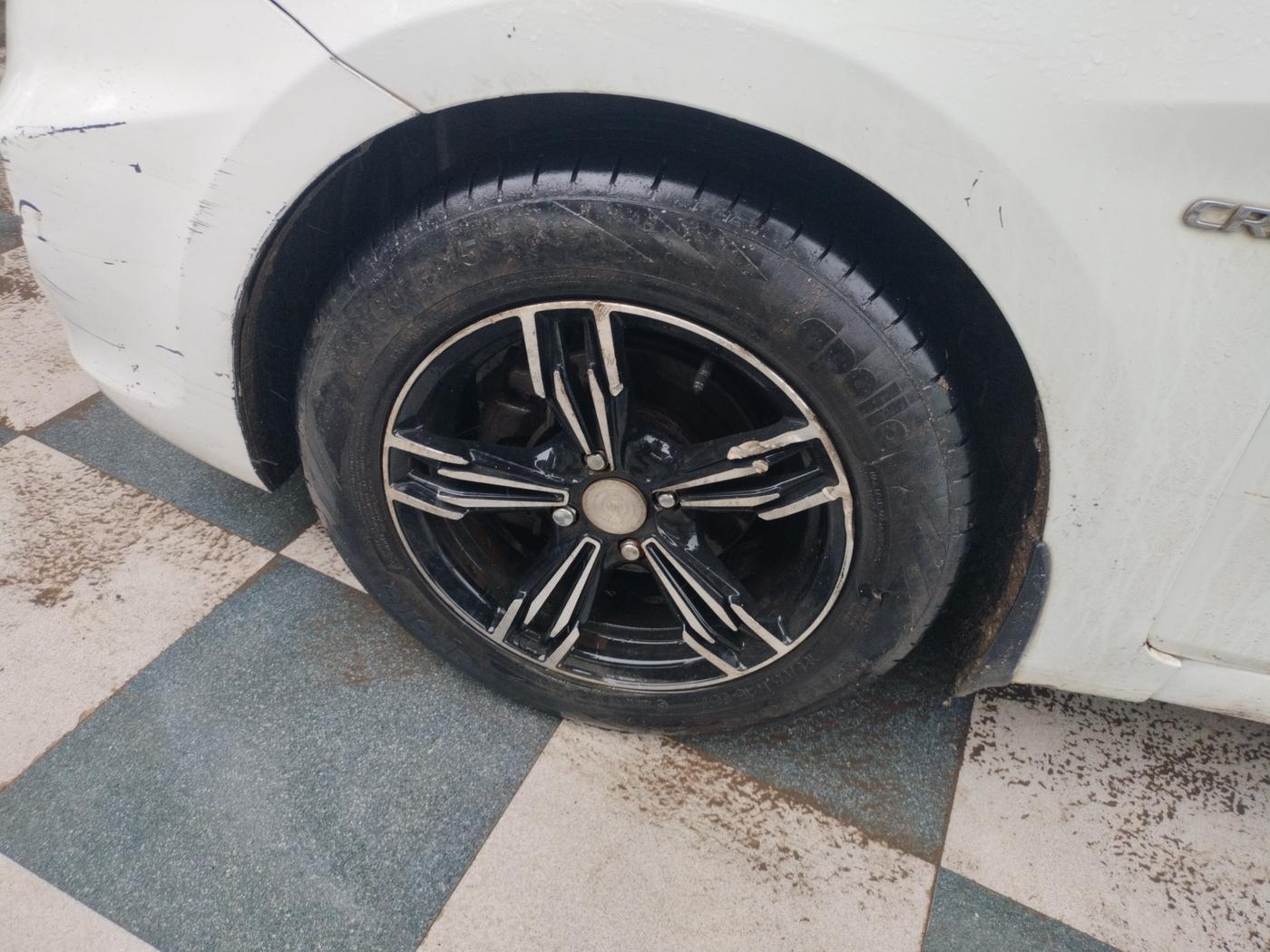2011 Hyundai Verna FLUIDIC 1.6 CRDI EX, Diesel, Manual, 1,53,913 km, tyre