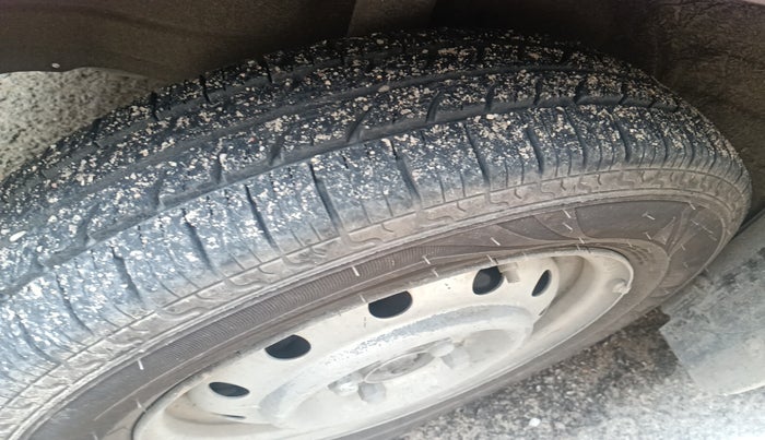 2012 Maruti Wagon R 1.0 LXI, Petrol, Manual, 2,28,881 km, tyre