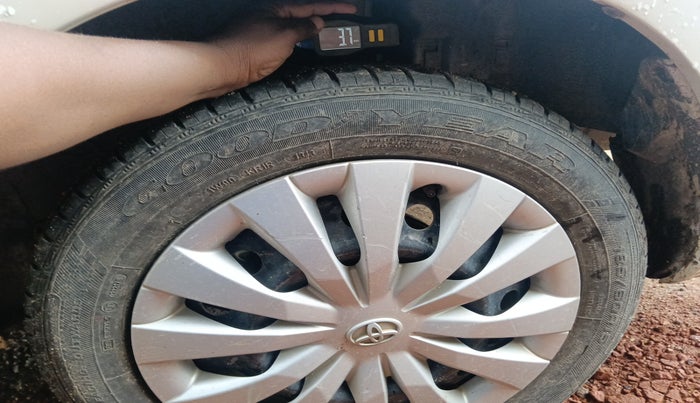 2013 Toyota Etios G, Petrol, Manual, 48,164 km, tyre
