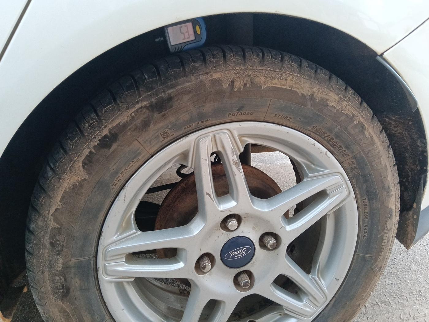 2014 Ford Fiesta TITANIUM DIESEL, Diesel, Manual, 3,84,000 km, tyre