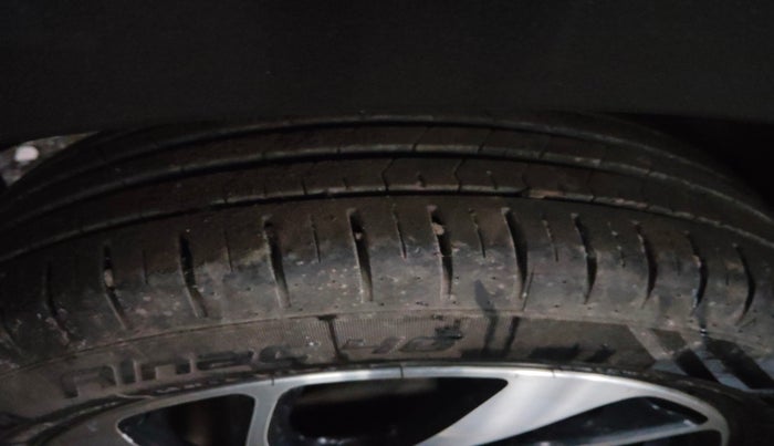 2021 Maruti Baleno ZETA PETROL 1.2, Petrol, Manual, 13,840 km, tyre