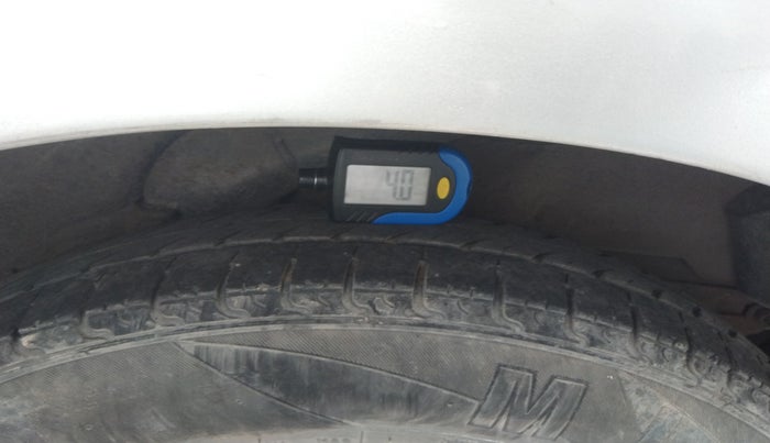 2013 Hyundai i10 SPORTZ 1.2, Petrol, Manual, 1,34,275 km, tyre