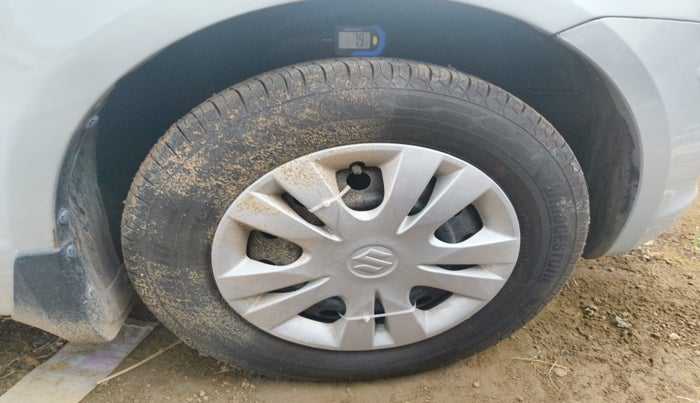 2010 Maruti Swift VDI, Diesel, Manual, 2,07,348 km, tyre