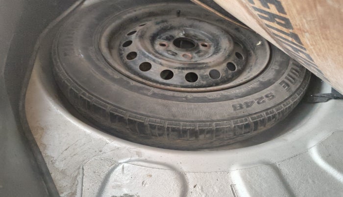 2010 Maruti Swift VDI, Diesel, Manual, 2,07,348 km, tyre