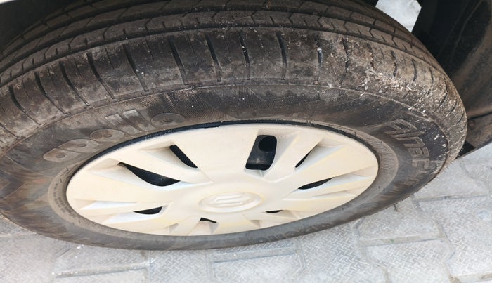 2013 Maruti Swift VXI, Petrol, Manual, 60,207 km, tyre