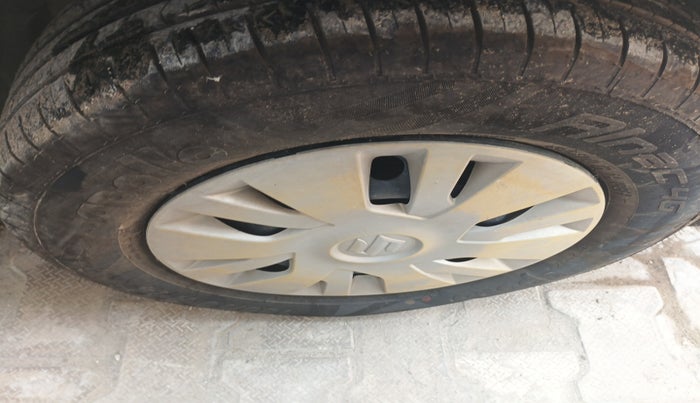 2013 Maruti Swift VXI, Petrol, Manual, 60,207 km, tyre