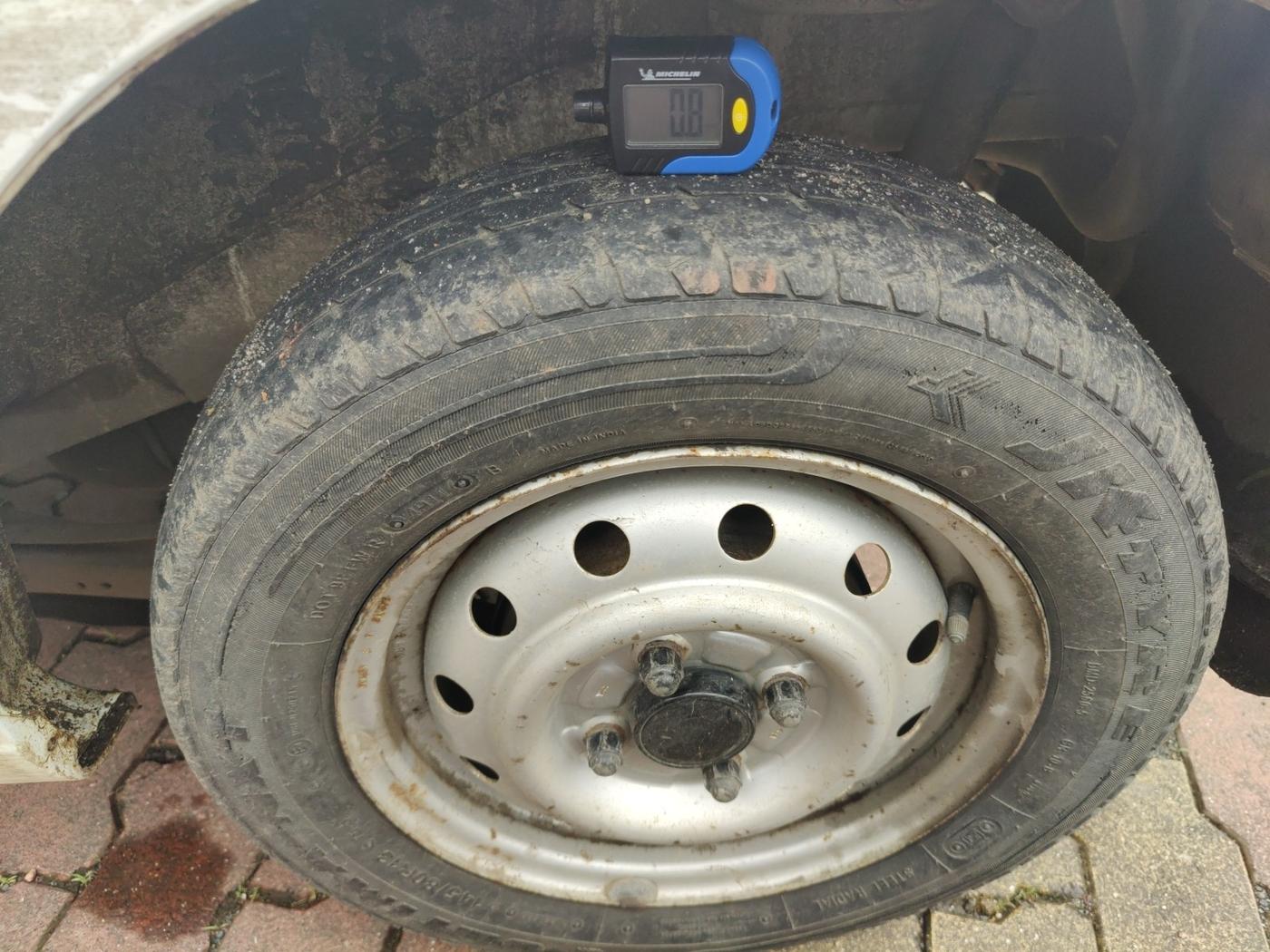 2012 Maruti Wagon R 1.0 LXI, Petrol, Manual, 56,434 km, tyre