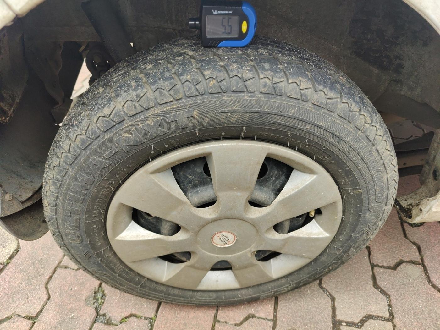 2012 Maruti Wagon R 1.0 LXI, Petrol, Manual, 56,434 km, tyre