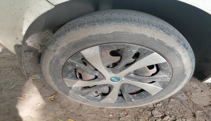 2014 Ford Figo ZXI 1.4 DIESEL, Diesel, Manual, 1,35,294 km, tyre