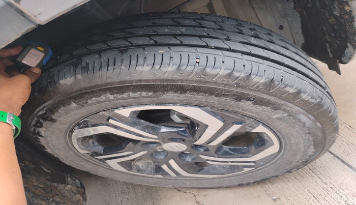 2024 Maruti BREZZA LXI, Petrol, Manual, 10,896 km, tyre
