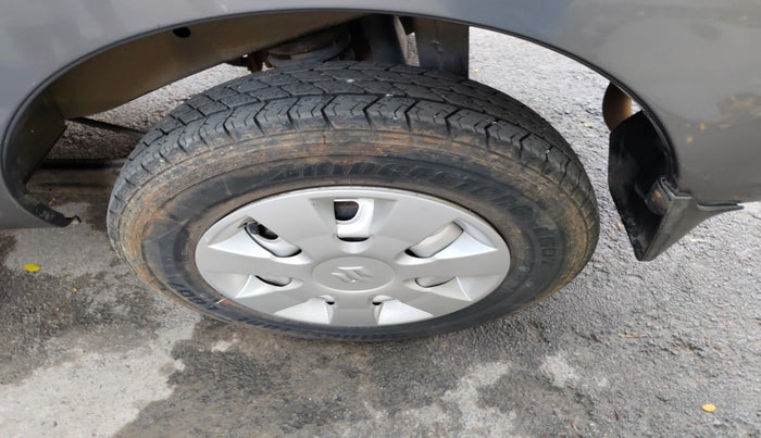 2014 Maruti Eeco 5 STR WITH A/C+HTR, Petrol, Manual, 60,938 km, tyre