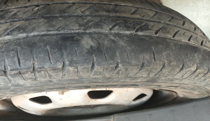 2011 Maruti Wagon R 1.0 VXI, Petrol, Manual, 1,33,617 km, tyre