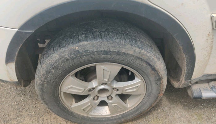 2011 Mahindra XUV500 W8, Diesel, Manual, 1,76,606 km, tyre
