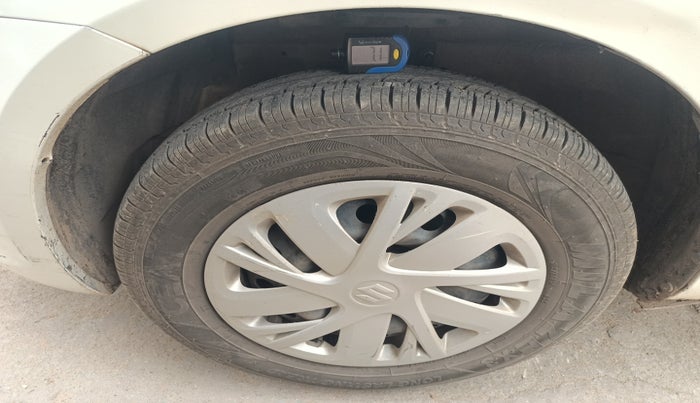2015 Maruti Swift VXI, Petrol, Manual, 56,731 km, tyre