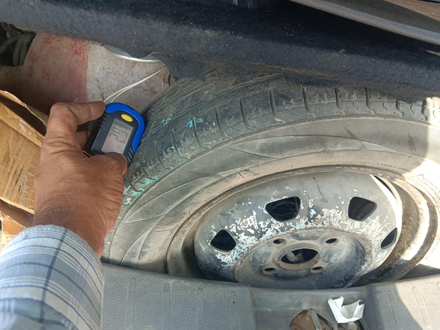 2012 Maruti Wagon R 1.0 LXI, Petrol, Manual, 1,15,614 km, tyre