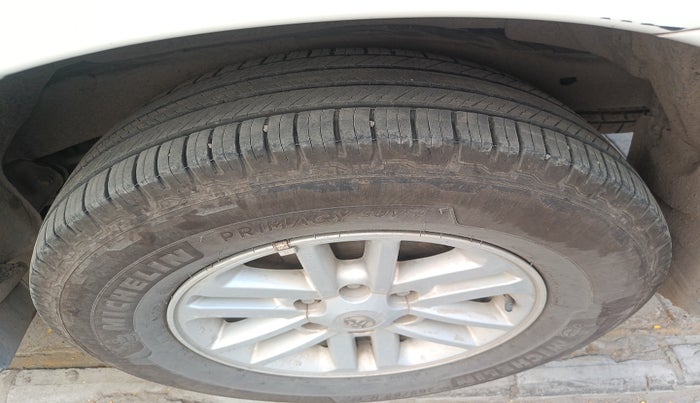2013 Toyota Fortuner 3.0 4X2 AT, Diesel, Automatic, 1,46,810 km, tyre