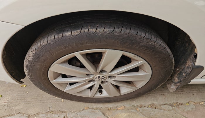 2015 Volkswagen Vento HIGHLINE DIESEL 1.5, Diesel, Manual, 1,01,913 km, tyre