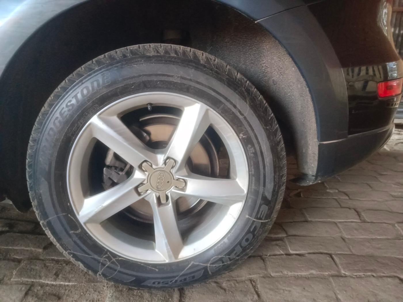 2013 Audi Q5 2.0 TDI QUATTRO, Diesel, Automatic, 1,83,000 km, tyre