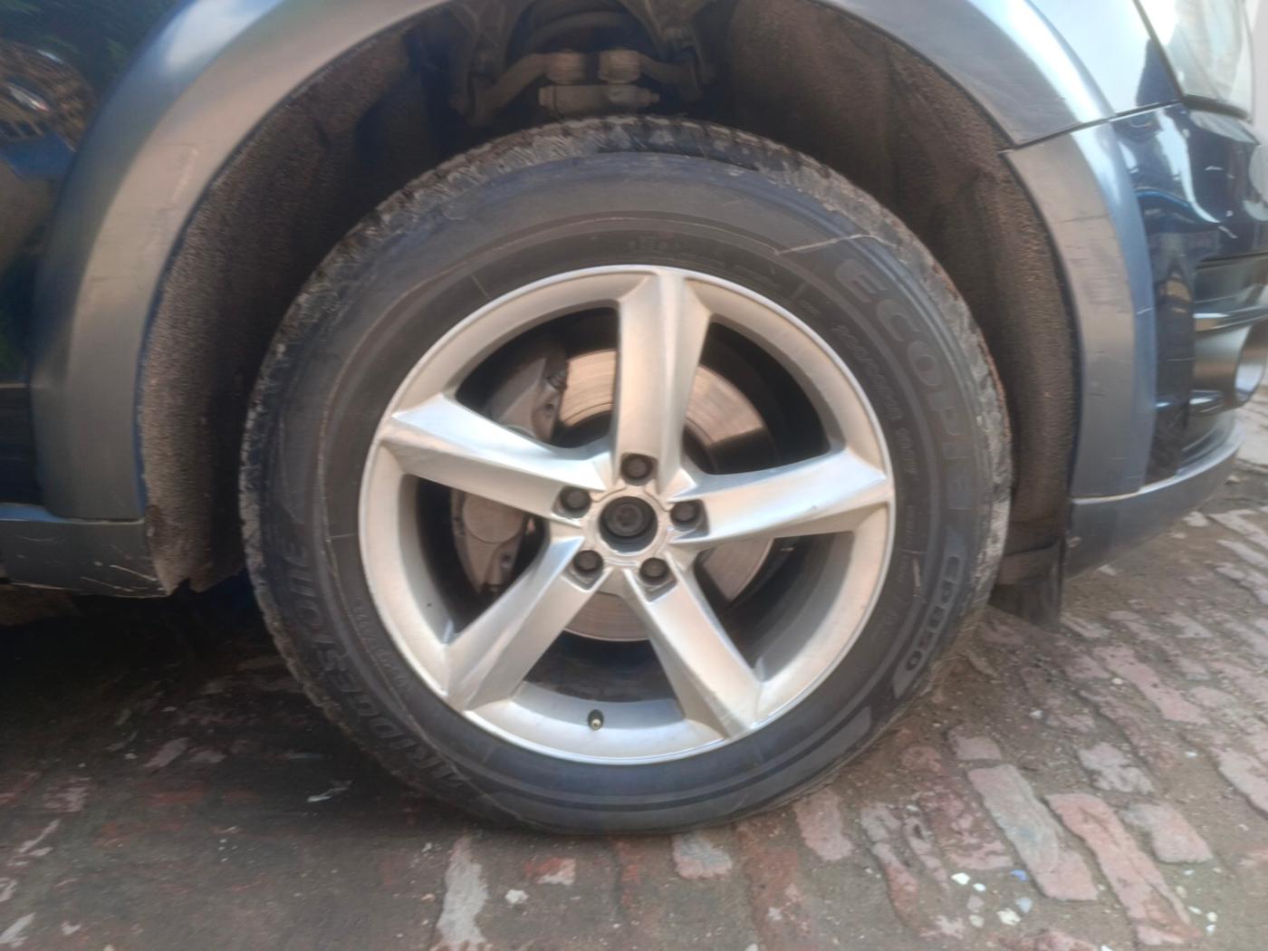 2013 Audi Q5 2.0 TDI QUATTRO, Diesel, Automatic, 1,83,000 km, tyre
