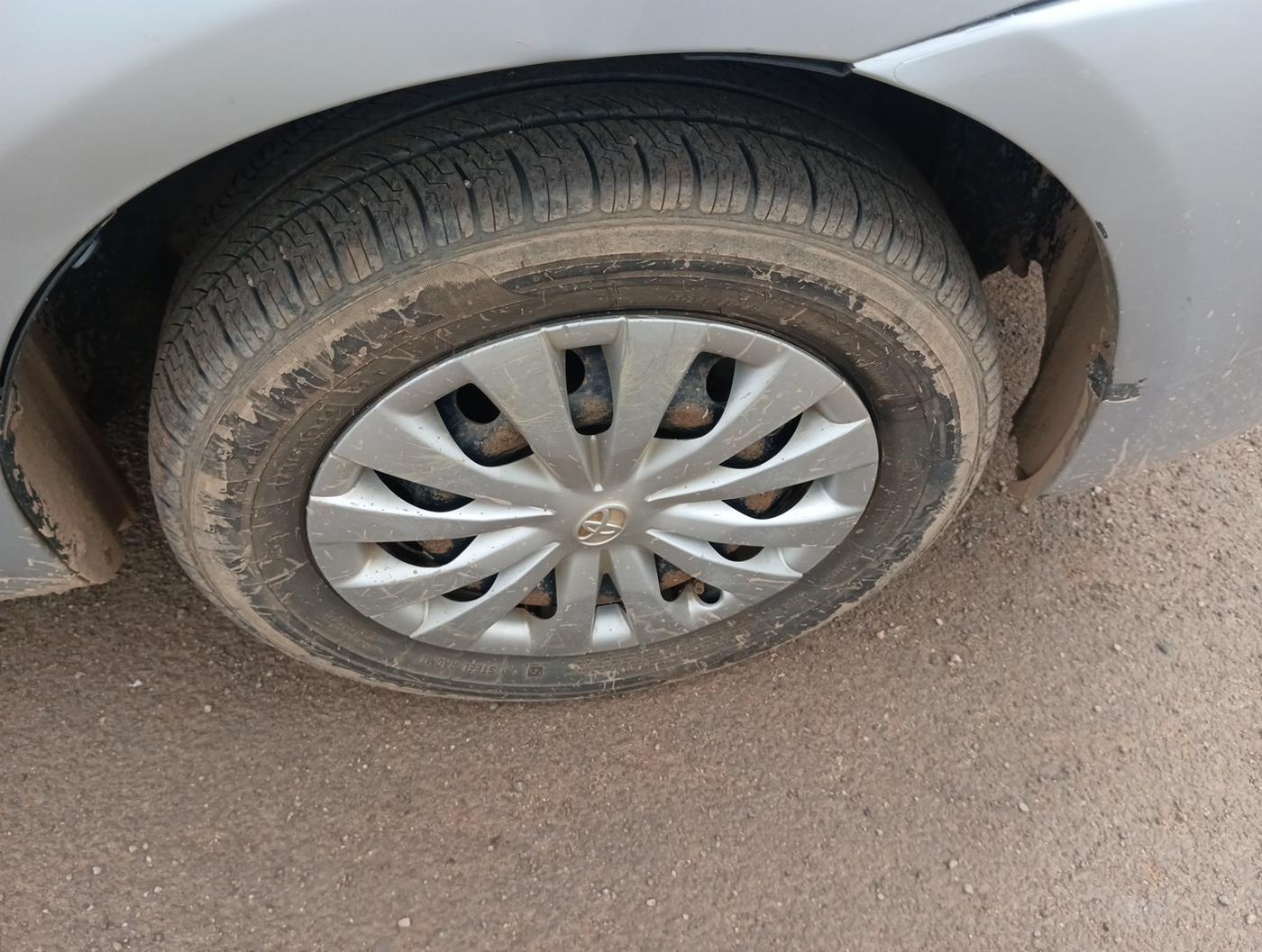 2013 Toyota Etios Liva G, Petrol, Manual, 88,082 km, tyre