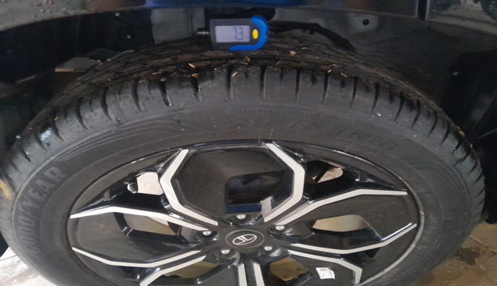 2024 Tata Curvv Creative Plus S 1.2 Petrol 6MT, Petrol, Manual, 6,670 km, tyre
