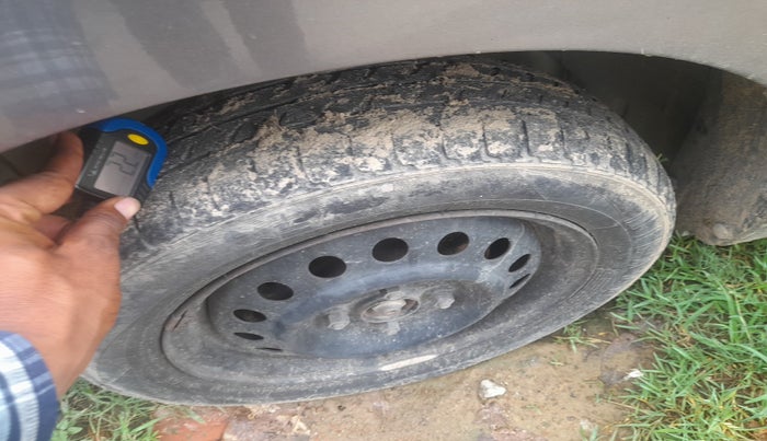 2015 Maruti Wagon R 1.0 VXI, Petrol, Manual, 1,13,383 km, tyre