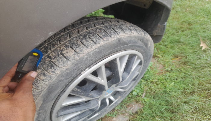 2015 Maruti Wagon R 1.0 VXI, Petrol, Manual, 1,13,383 km, tyre