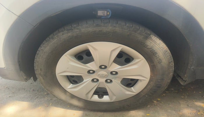 2017 Hyundai Creta E PLUS 1.6 PETROL, Petrol, Manual, 68,215 km, tyre