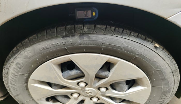 2015 Hyundai Xcent S 1.2, Petrol, Manual, 1,32,000 km, tyre